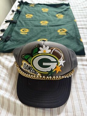 💚💛 Green Bay Packers Embellished Women's Cap with Large Packers Scarf